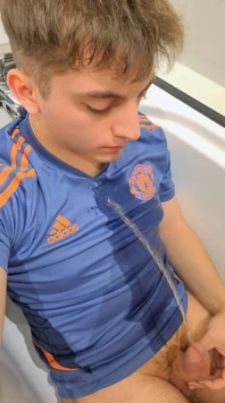Piss Cute Boy 😍