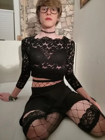 Siyahlı Sissy Janina