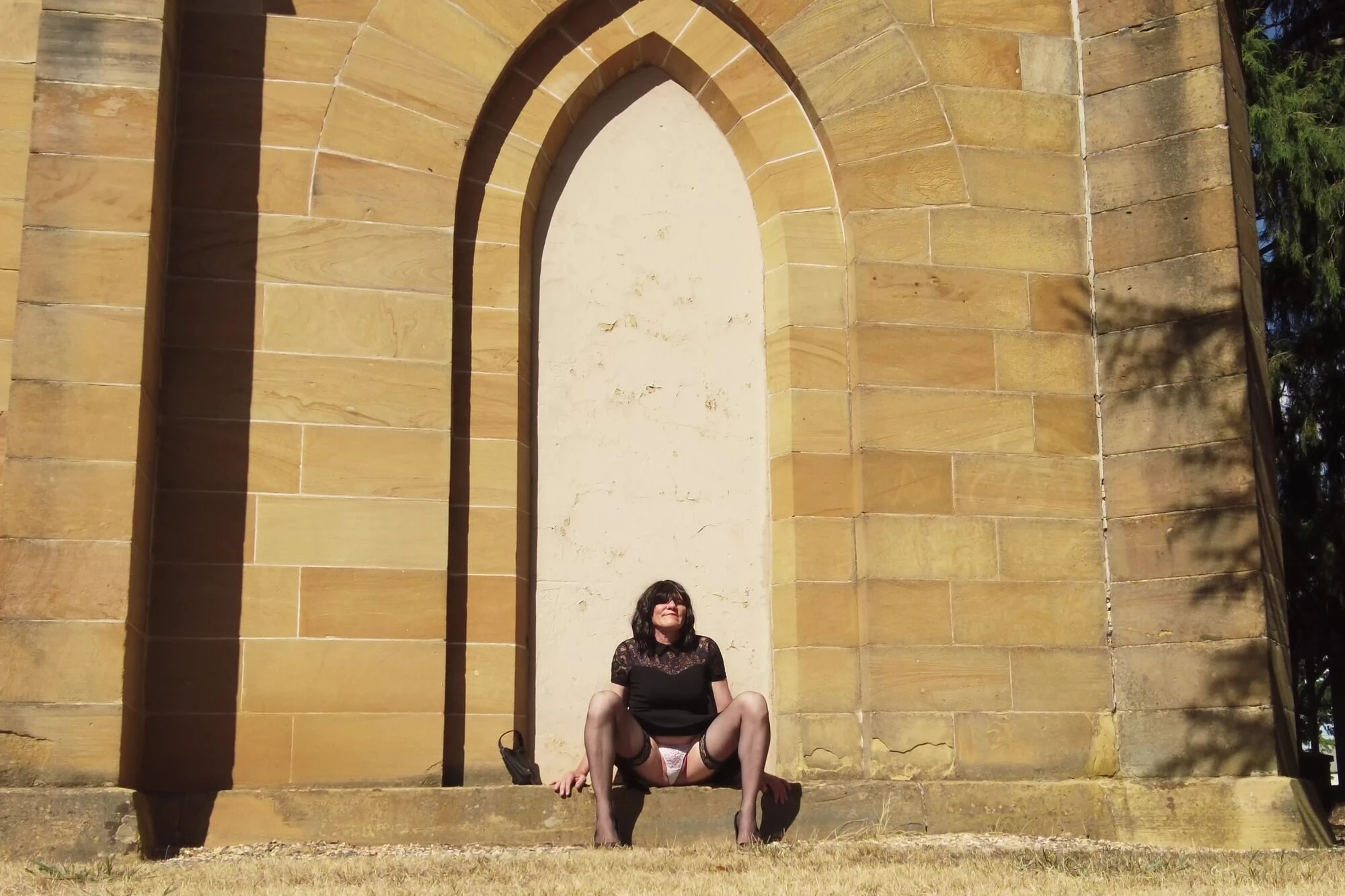 Crossdress roadtrip - tarihi binada dinlenme durağı