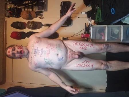 DennisfagWhore aşağılayıcı vücut yazımı