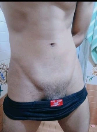 İç çamaşırlı Hintli yarak