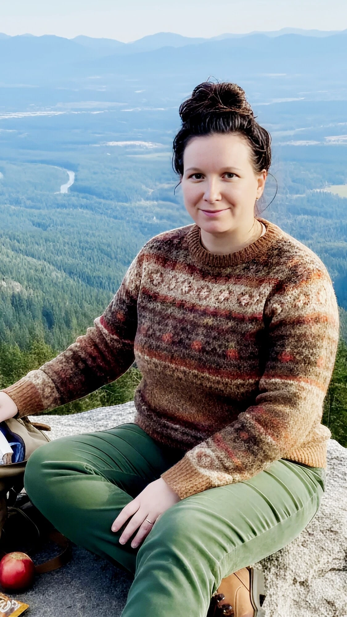 Kırmızı kazağımı giydim ve 61 yaşındaki futbol koçum için çıplak oldum 