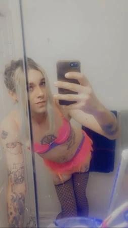 Pembe bikini içinde güzel
