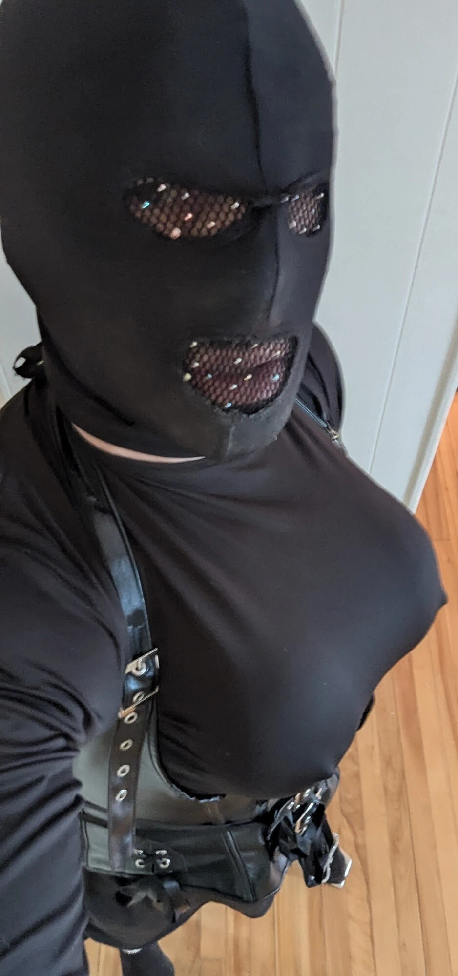 Topuklu kadın kılıklı 