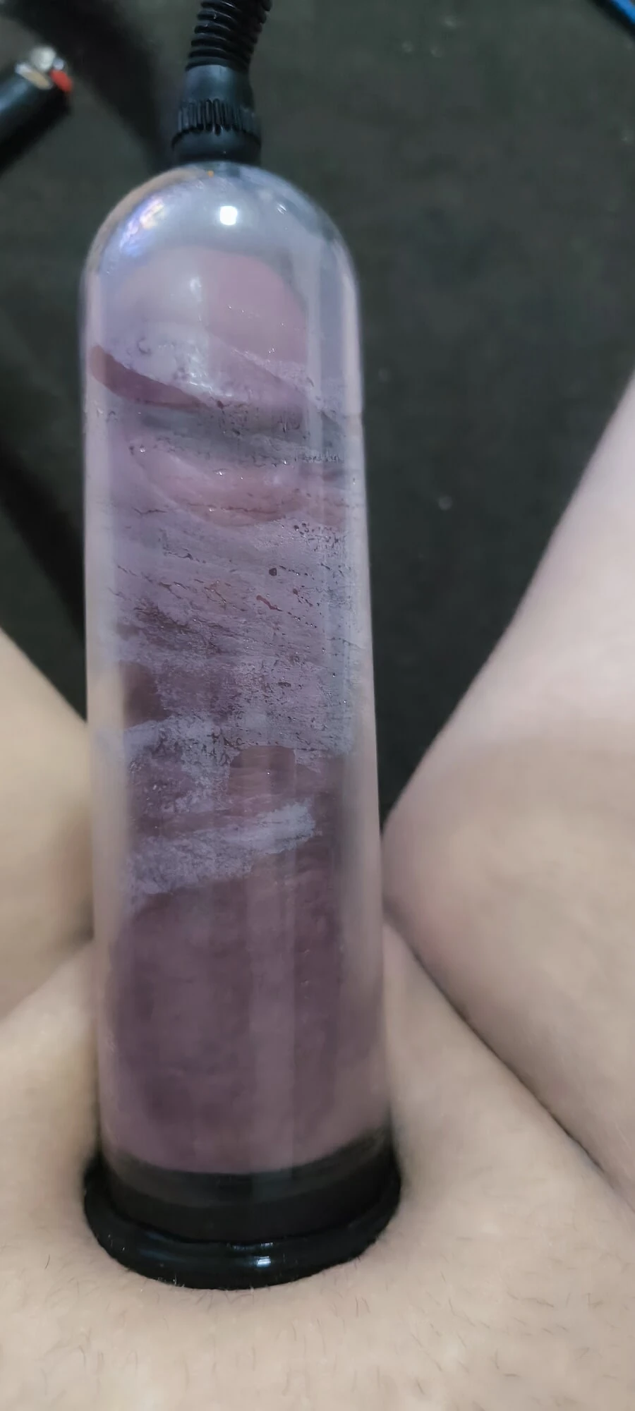 4-й раунд - и он почти разрывается от возбуждения 🍆