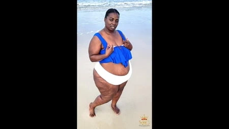 Mochaswallows plaj serserisini sikiyor