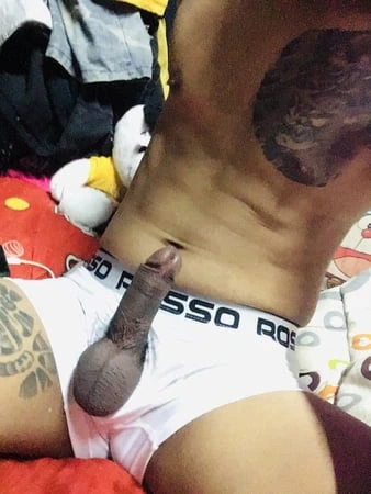 İç çamaşırlı yarak.