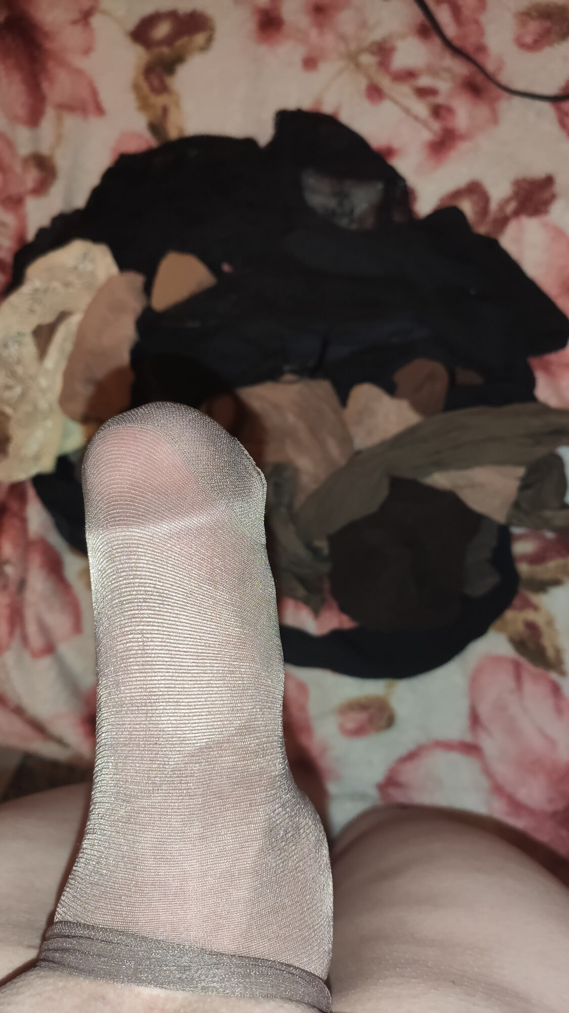 Çalınan külotlu çorap içinde büyük yarak 