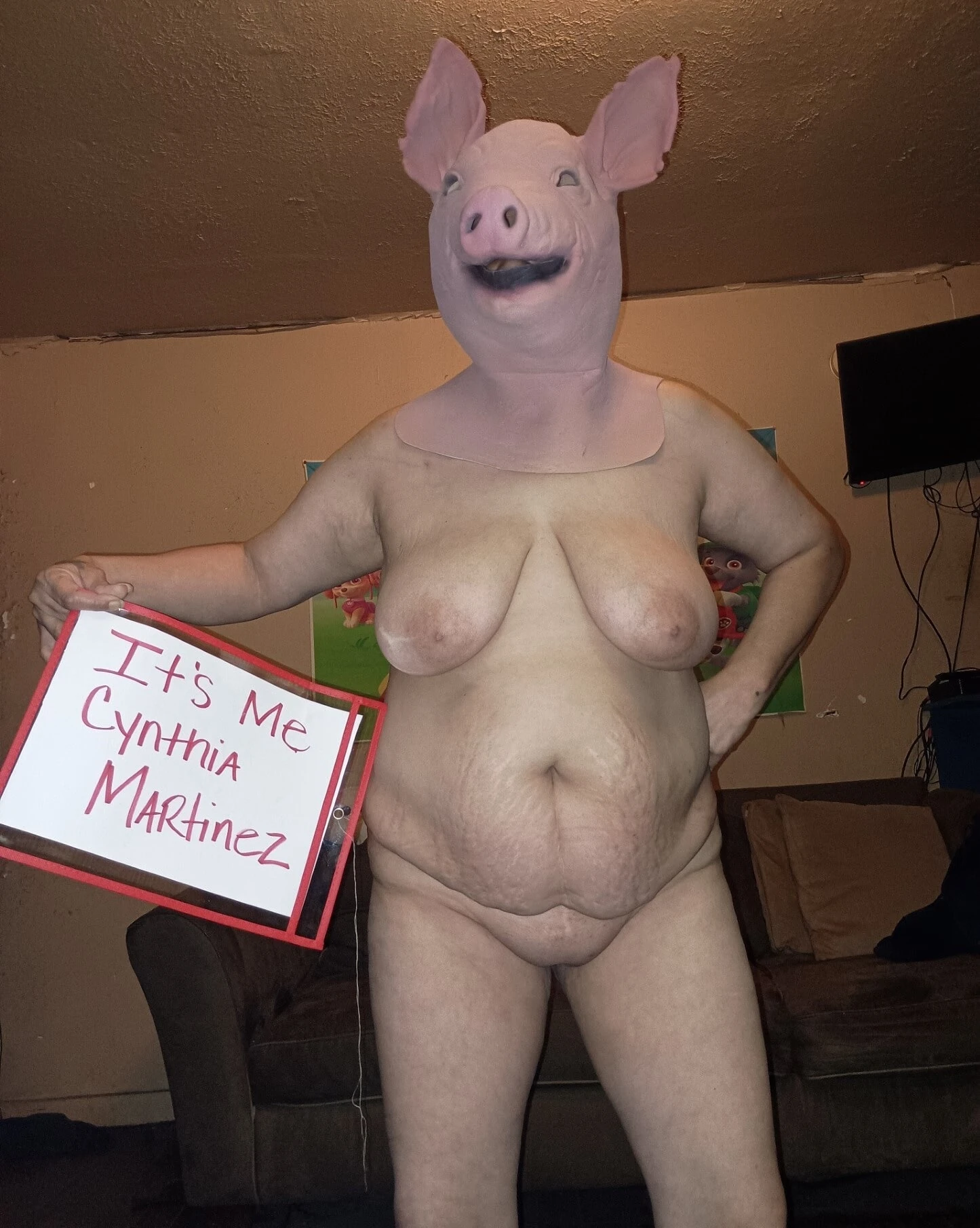 Cynthia Martinez domuz