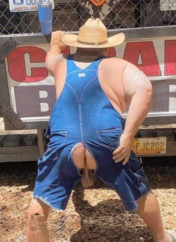 Baba beyaz iç çamaşırıyla