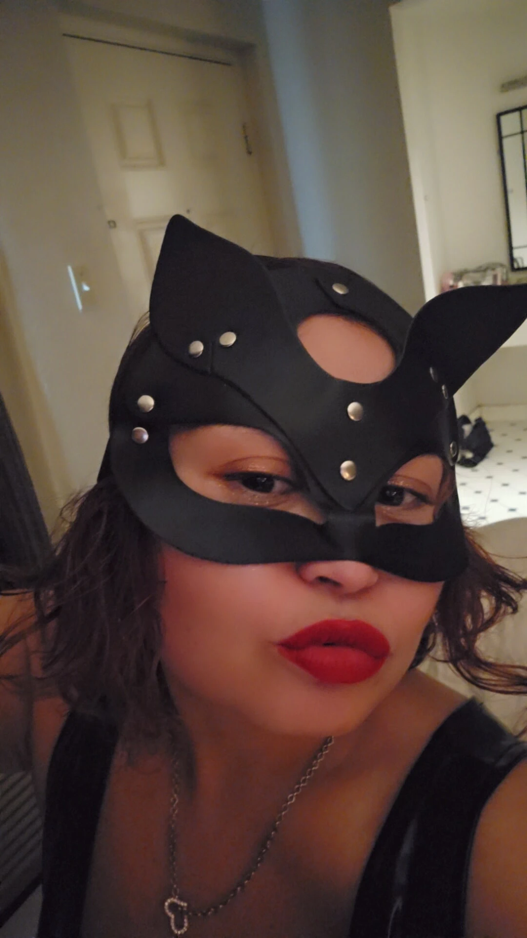 KIM BUNUNLA OYNAMAK ISTER!!??