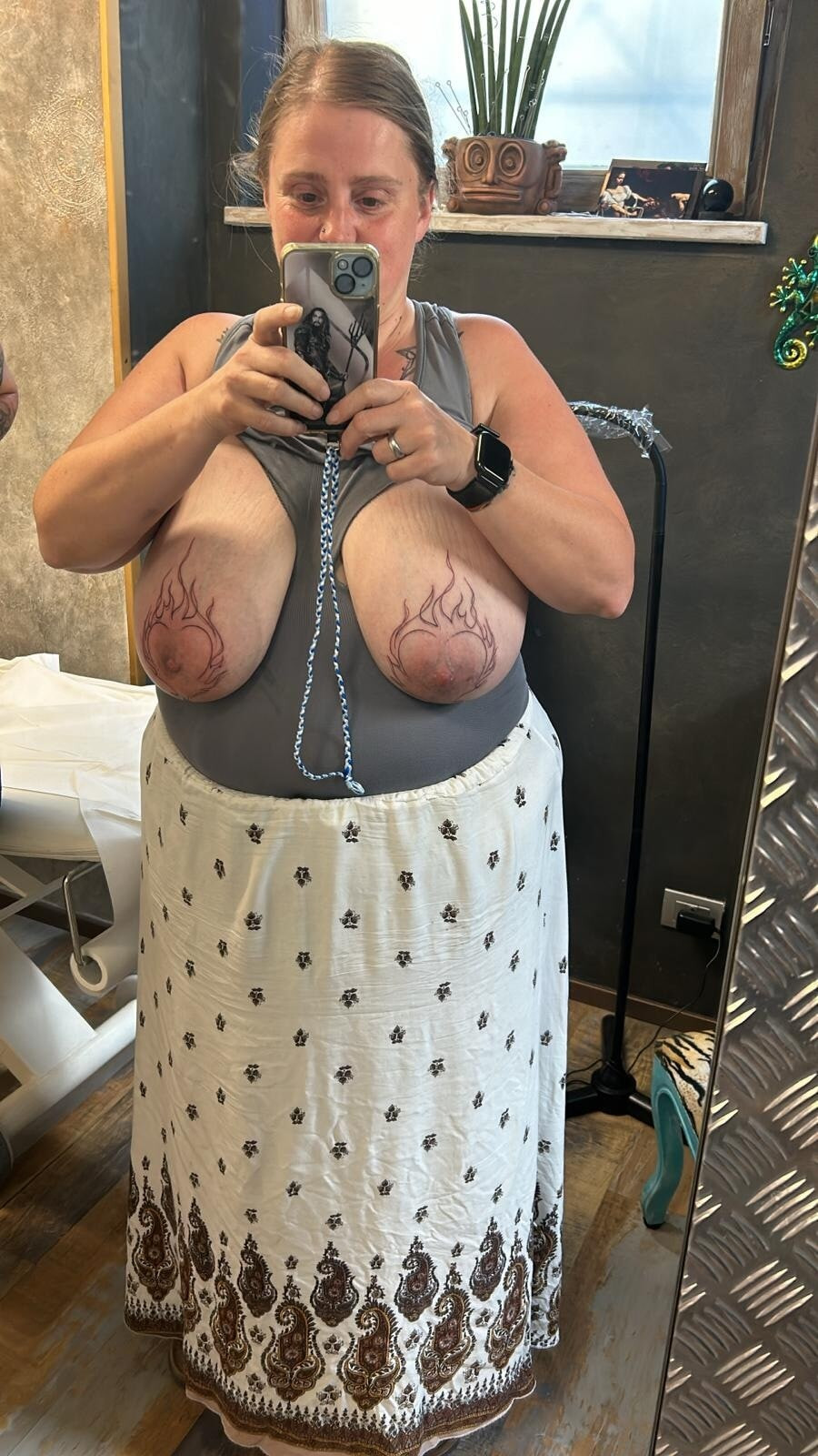 Büyük memeli tatoo