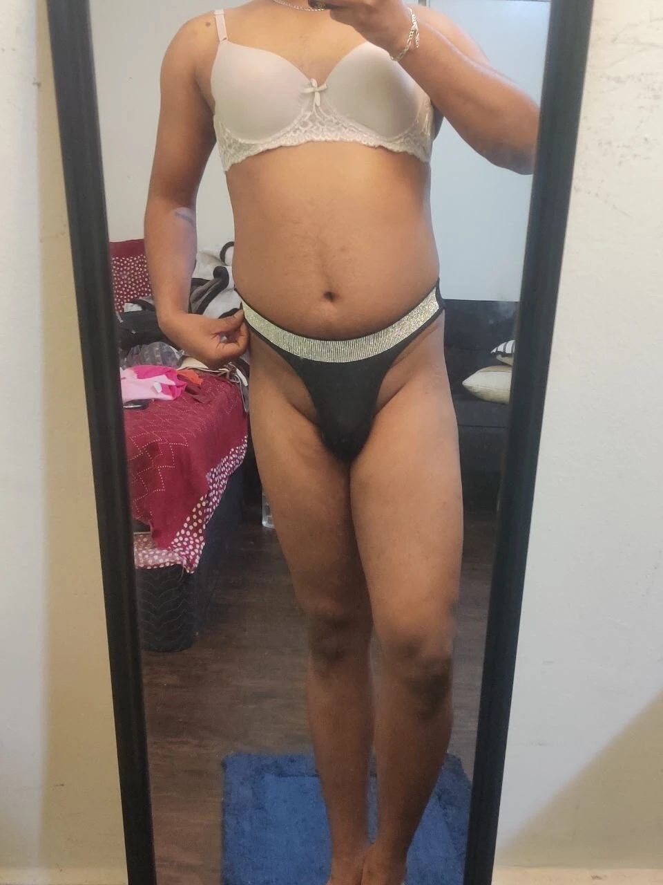 Hintli transeksüel, travesti kadın kılıklı kadın