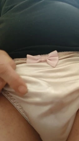 Pembe külot 