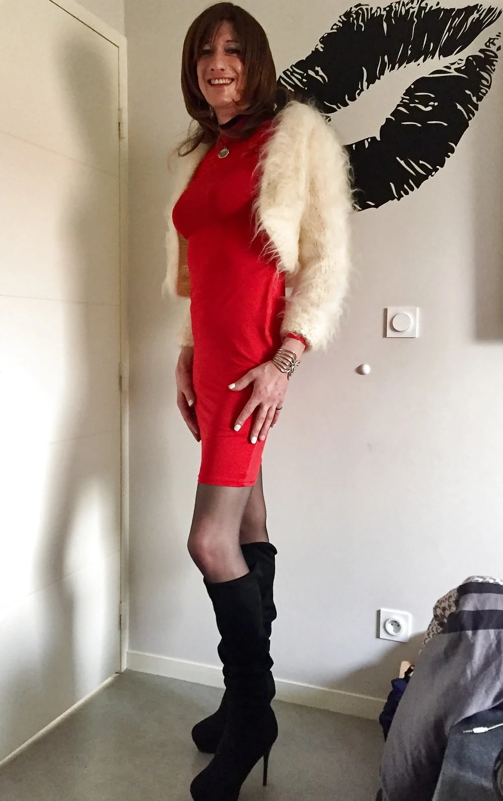 Nikky boyun eğiyor