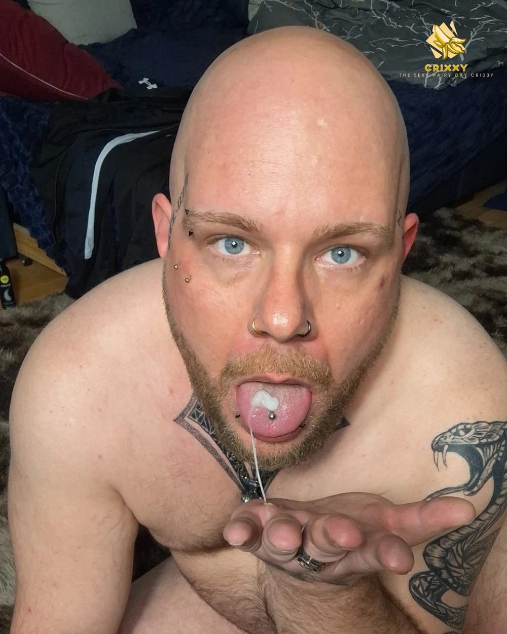 The gay hairy pig loves the dildo in his pussy - Cri33Y
