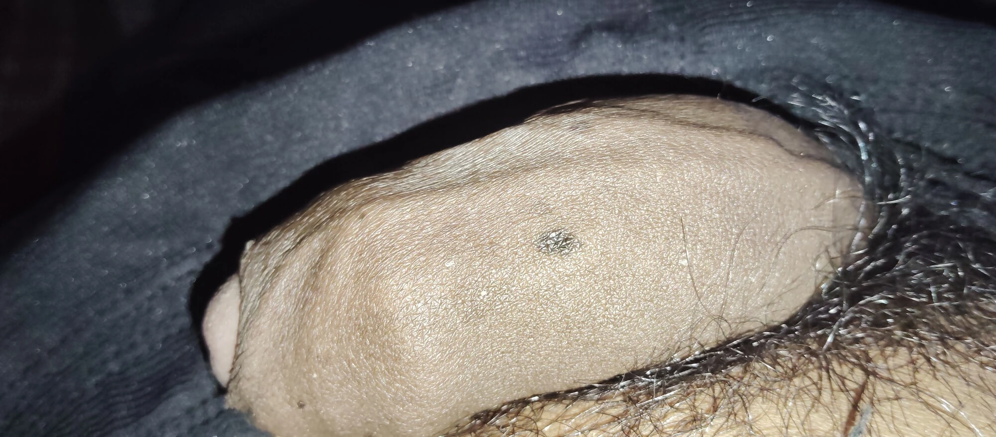 Elimde çok büyük döl boşalmak için elle muamele