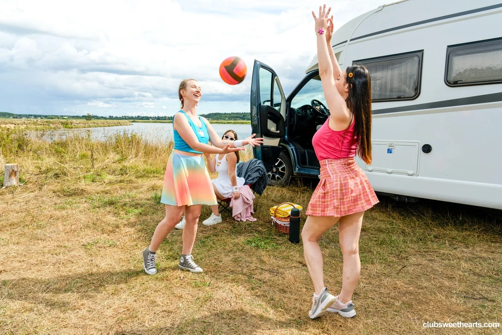 End of Summer Threesome part 3 by ClubSweethearts  #2