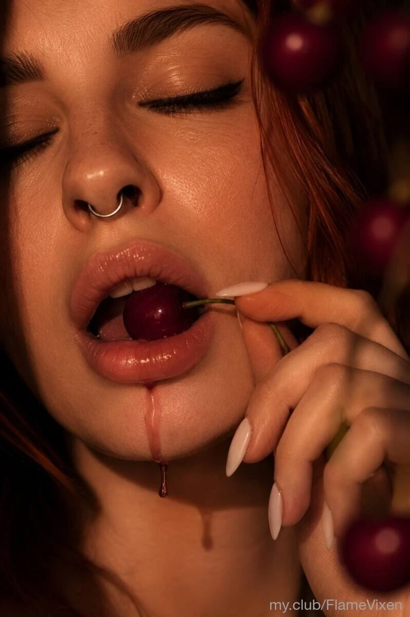 Ücretsiz Flamevixen Fotoğrafları
