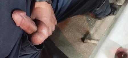 Ofis Depoda Kaslı Türk Baba