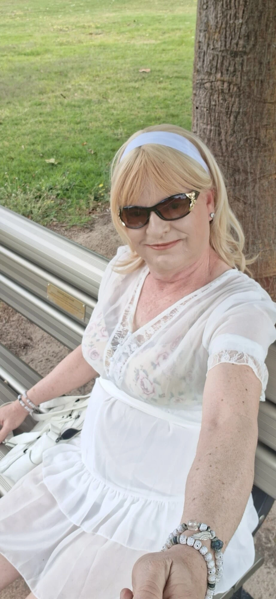 Sissymandy teşhir edilmiş orospu