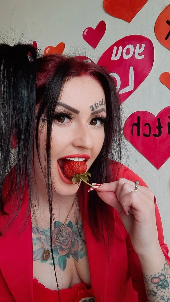 Dominatrix Nika wishes you a Happy Valentine's Day! #3