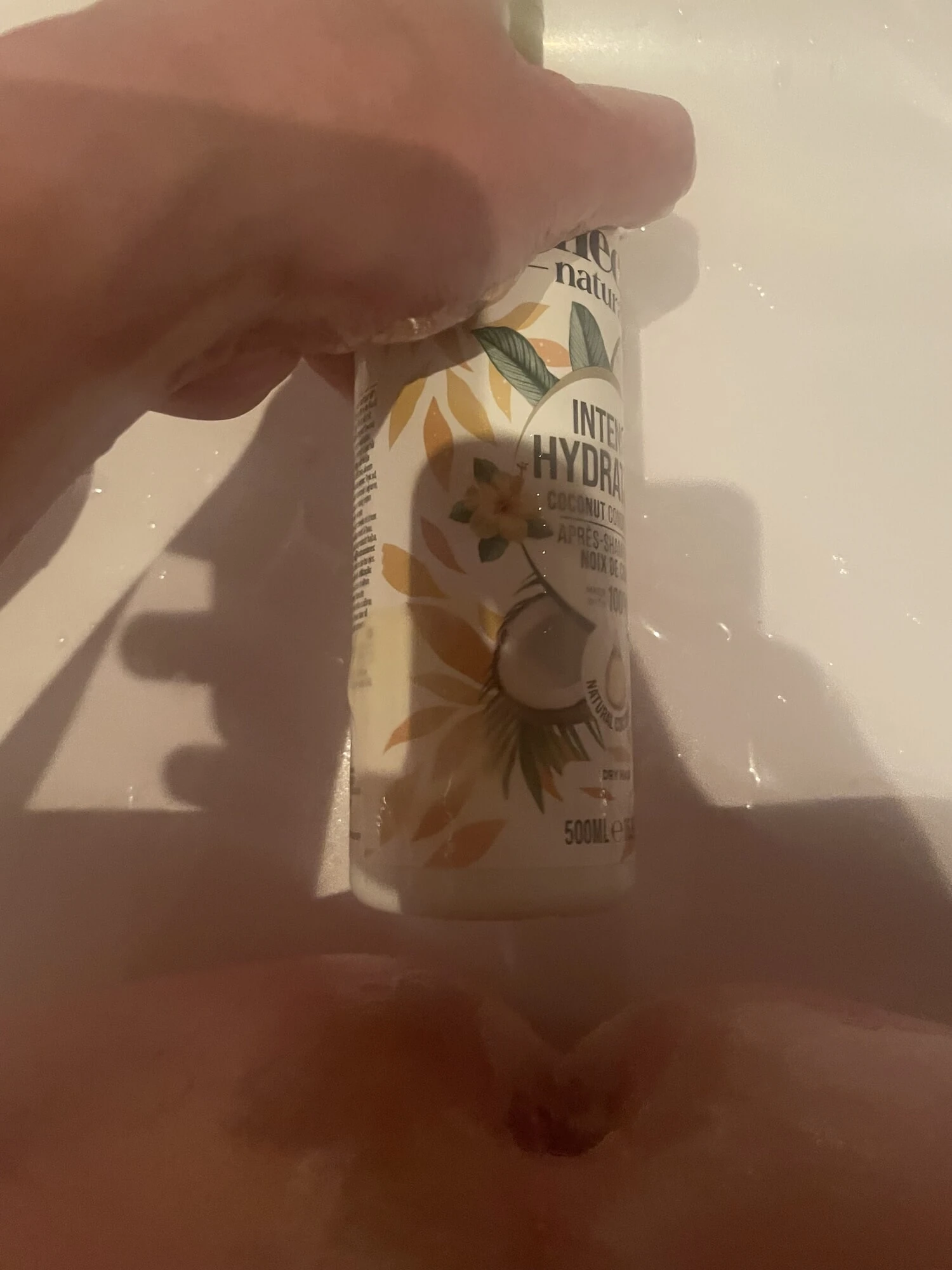 Şampuan şişesi anal oyun