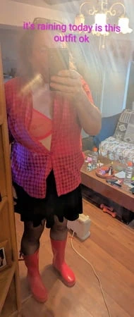 Dışarı çıkıyor 