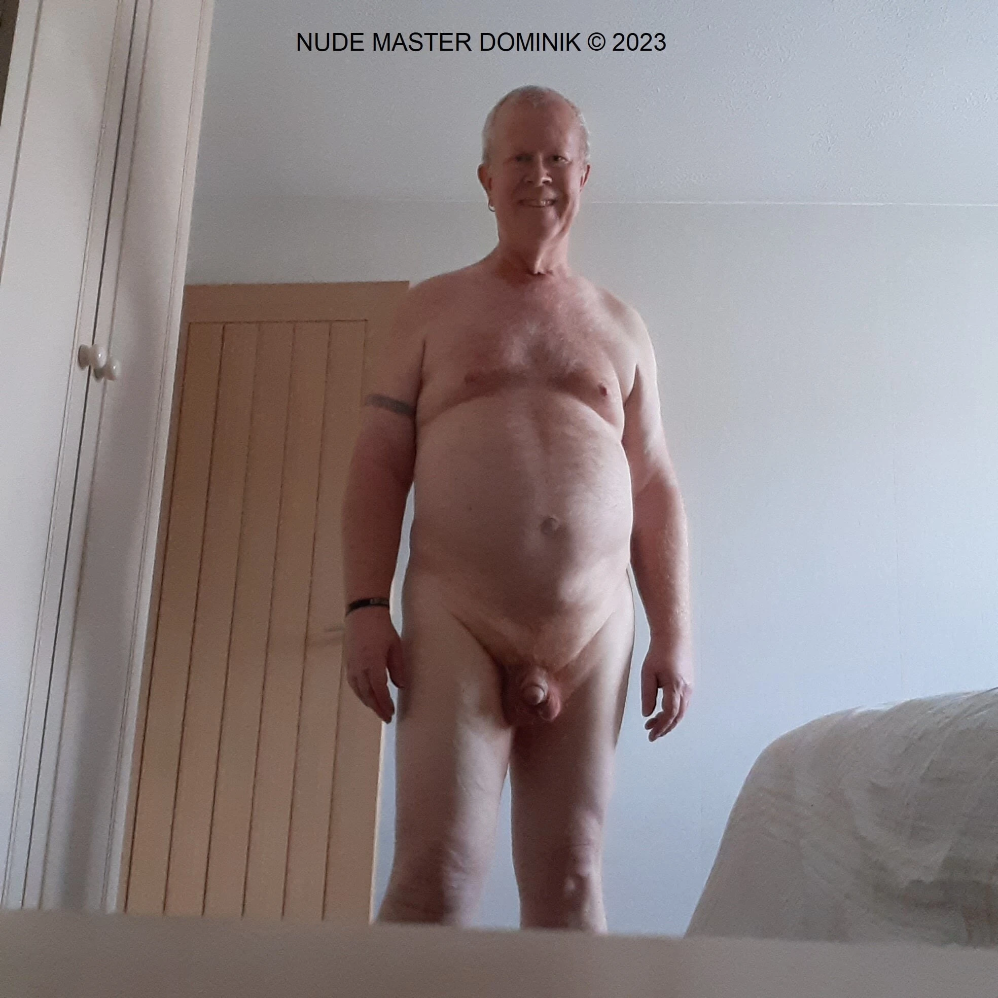 Çıplak efendi dominik 