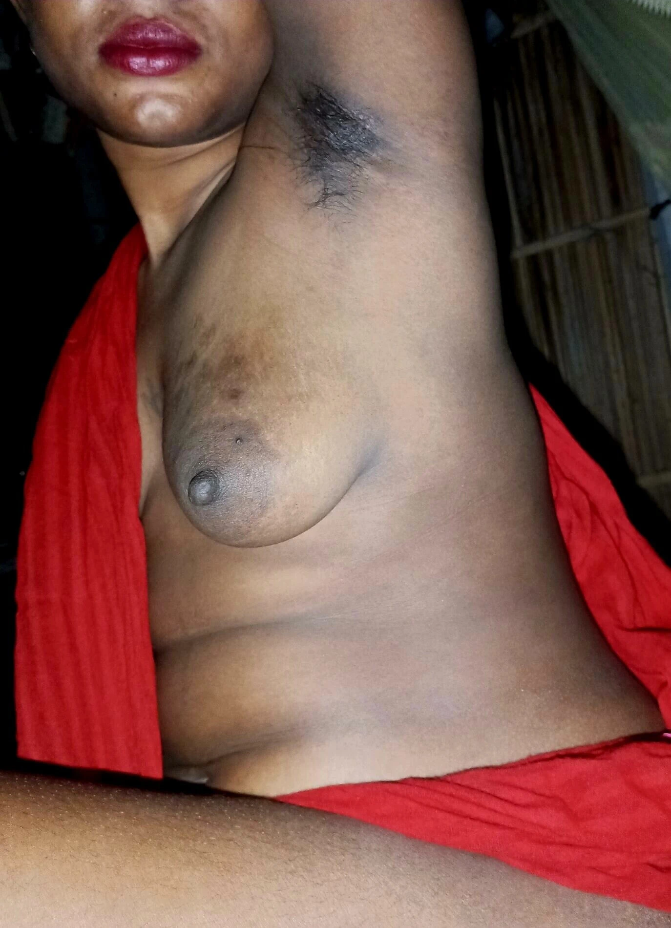 Yenge ka göğüsleri pina hei kiya🍼