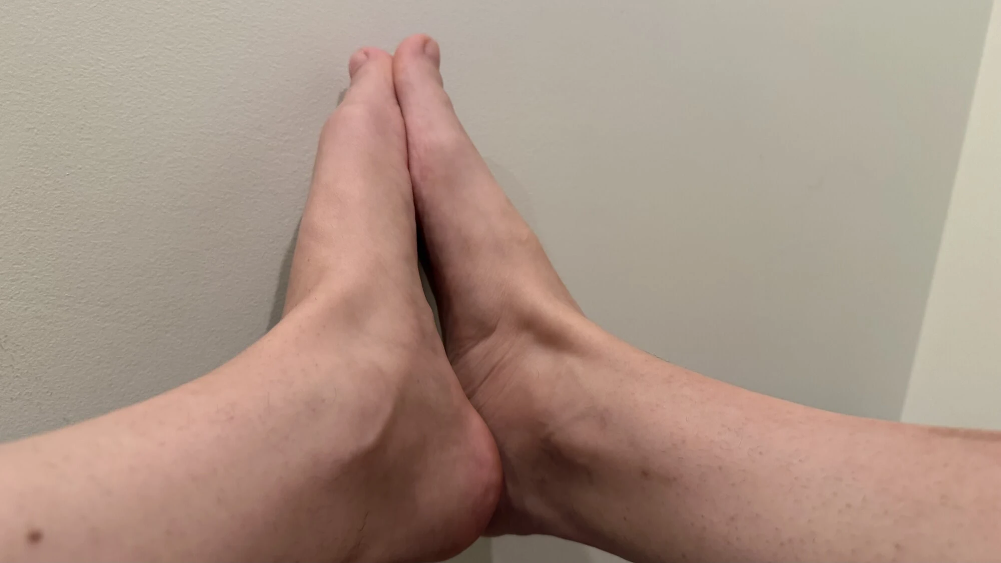 Tıraşlı seksi bacaklar ve ayaklar