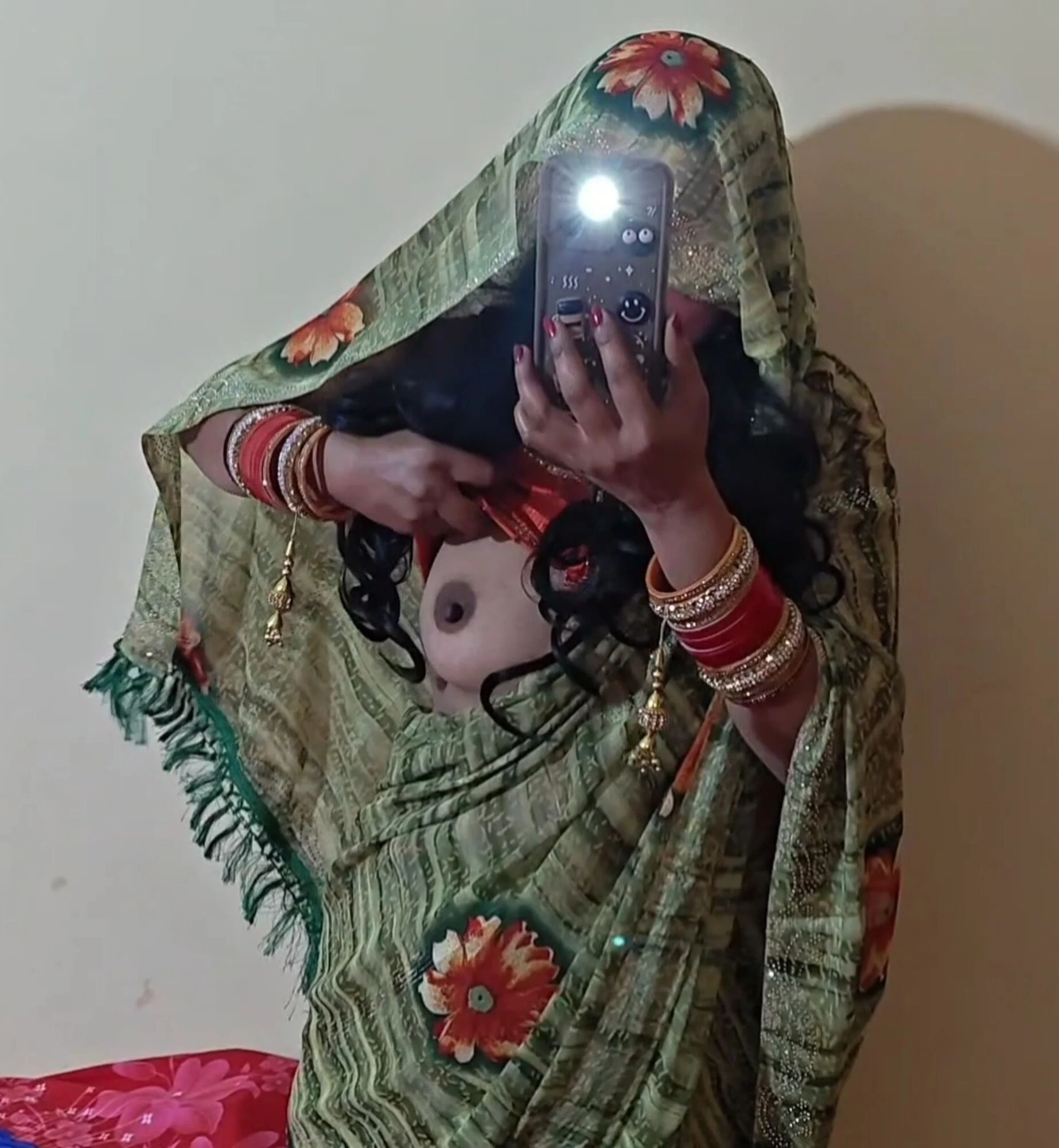 Sari içinde güzel seksi fotoğraflar 