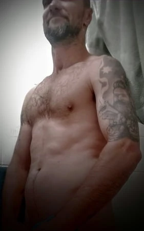 Zinde Avustralyalı adam
