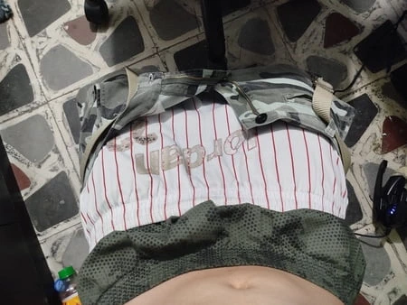 Tek başına üniforma 