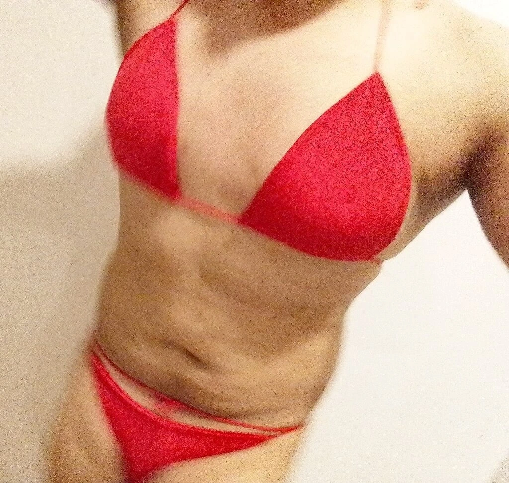 Kırmızılı tahrik edici kıvrımlar - baştan çıkarıcı serbest