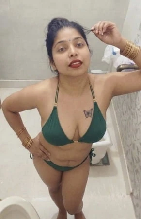 Hari bhari bhabi ki pic hari bikini benim