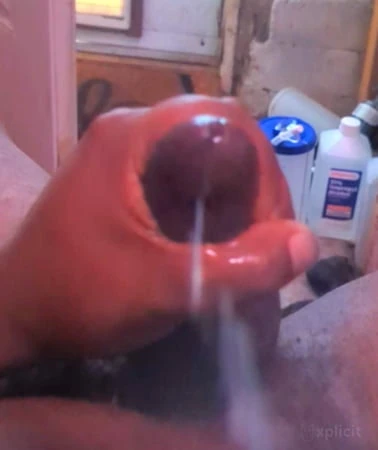 Büyük zenci sperm çekiyor 