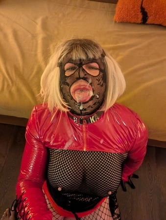 Gerçekten eşsiz ve çarpıcı bir kadın kılıklı kadın