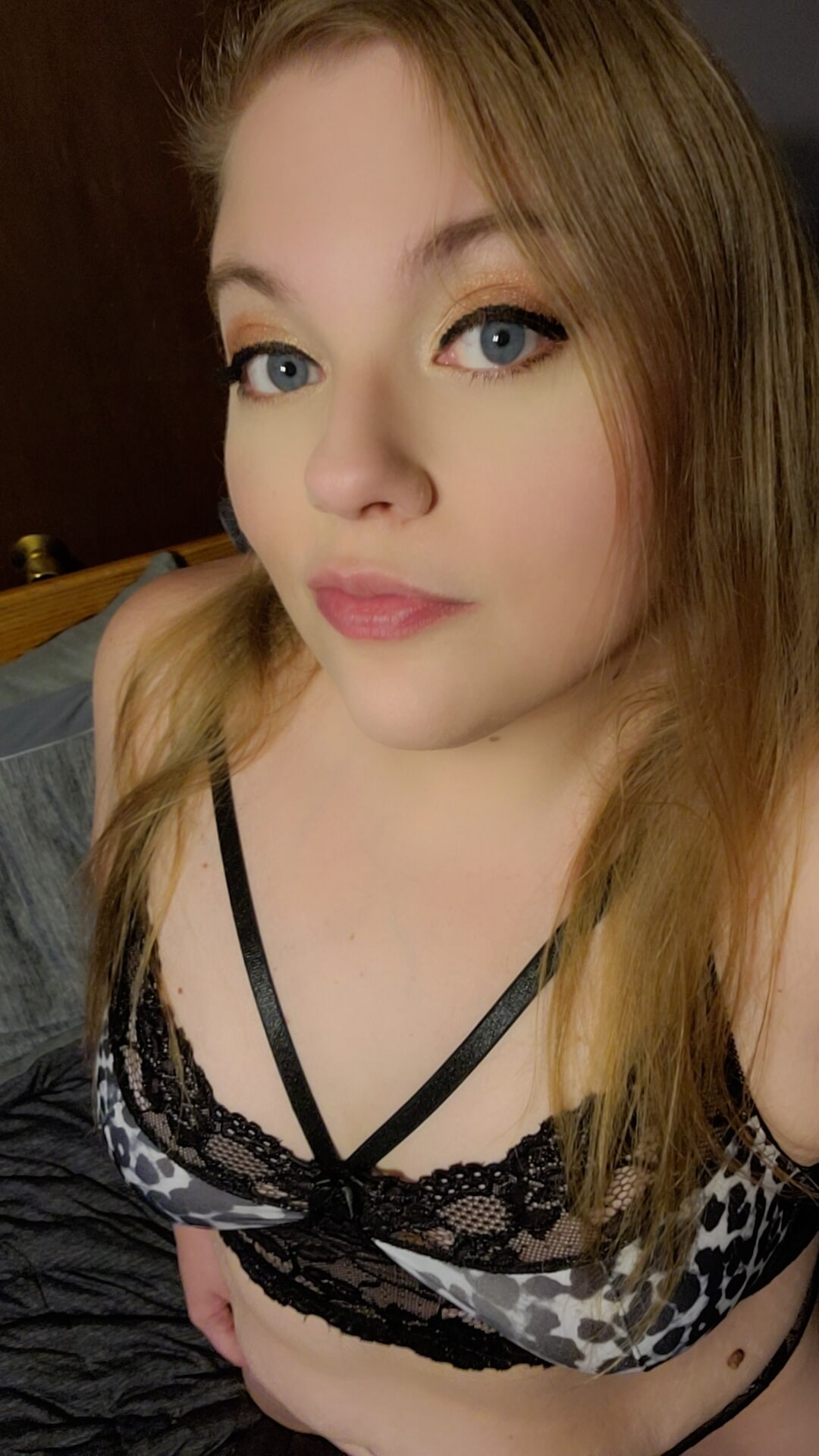 Muhteşem seksi tombul bbw milf iç çamaşırlarıyla