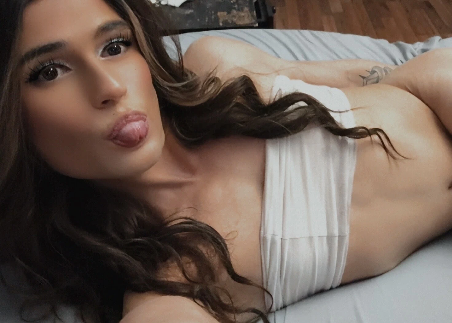 Sevimli bir kadın hissettim