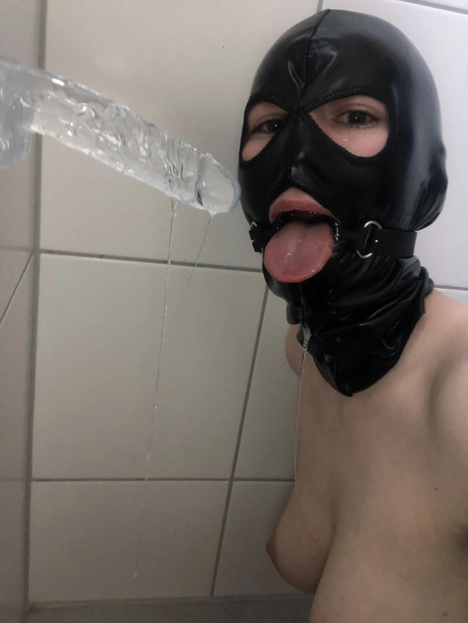 Я обожаю давить дилдо