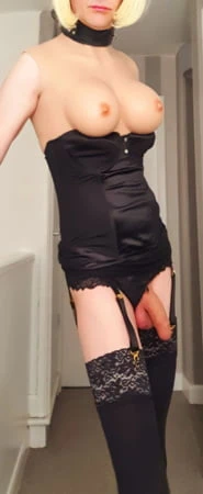 Birkaç kıyafet - sıska sarışın sevimli kadın kılıklı travesti cd sma