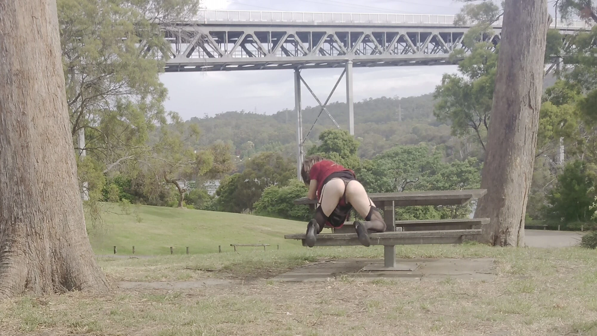 Crossdress roadtrip - riverside kırmızı elbise