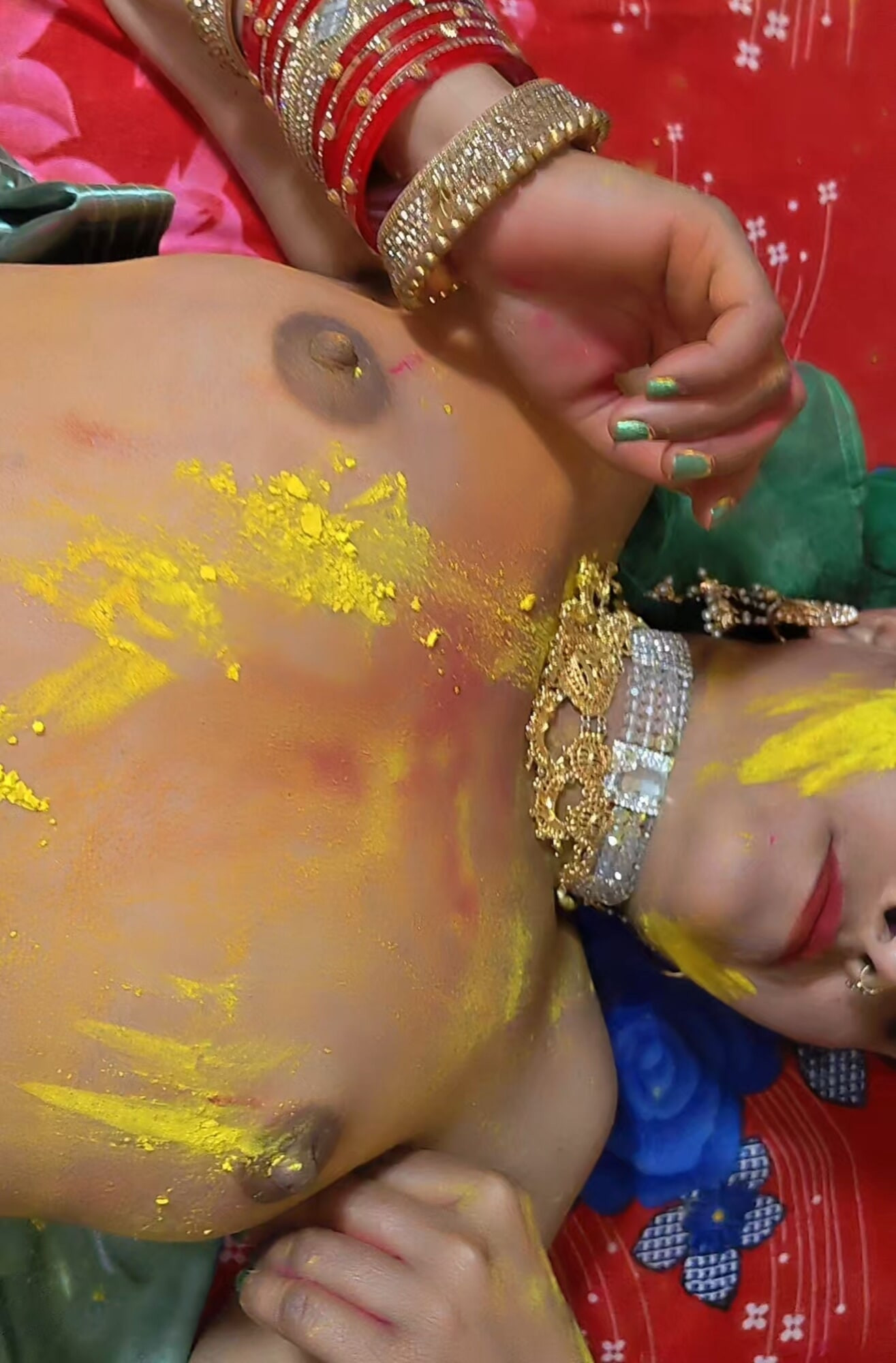 Mutlu holi holi kutlaması çıplak fotoğraflar 