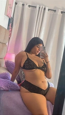 En seksi tombul latin