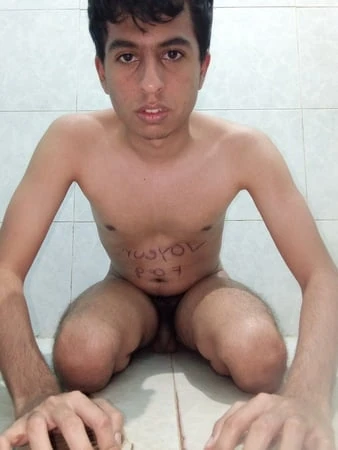Victor-Tillero soyunuyor