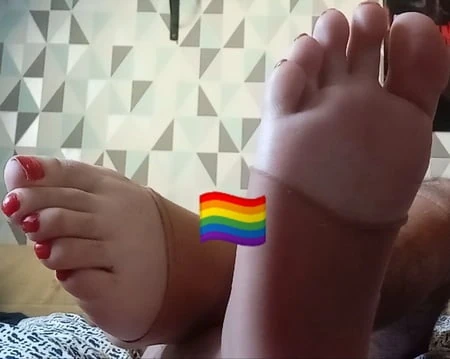 Ayaklarım #2 (kirli femboy ayakları)