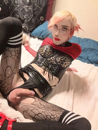Femboy gotik kız