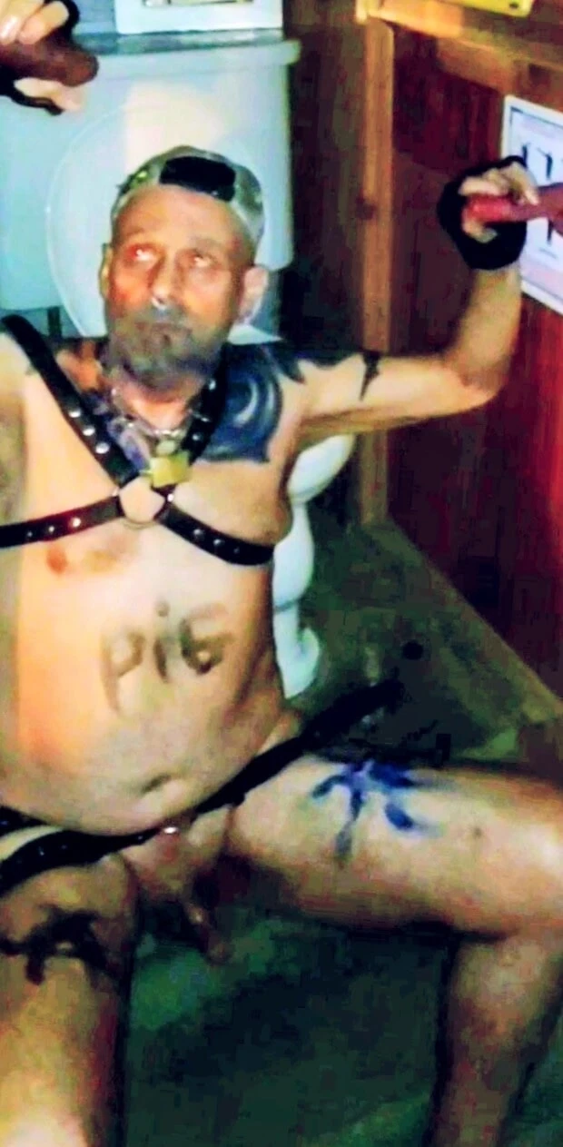 Шлюшка-свинья Daddu