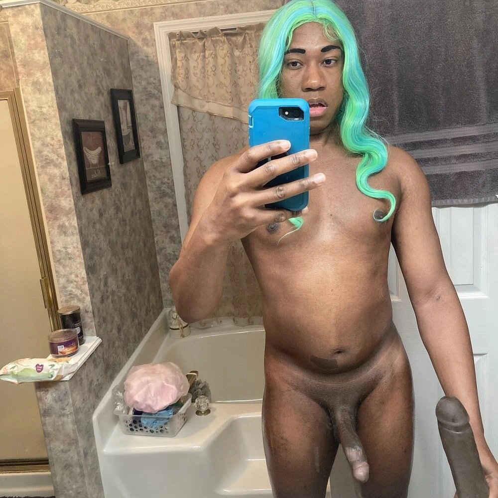 Deniz kızı gibi görünüyor 